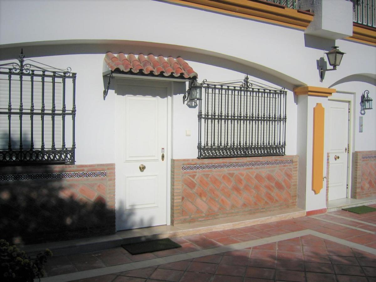 Apartamentos La Libertad Estepona Dış mekan fotoğraf