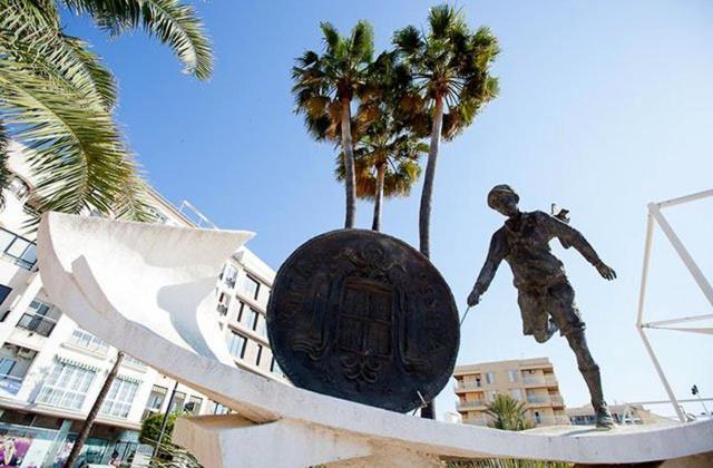 Apartamentos La Libertad Estepona Dış mekan fotoğraf